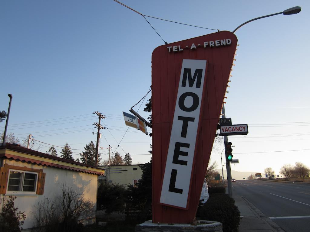 Tel-A-Friend Motel Vernon Exterior foto